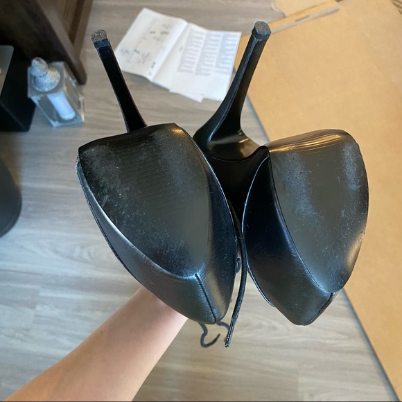 Cute 6 Inch Heel Booties - Picture 4 of 6